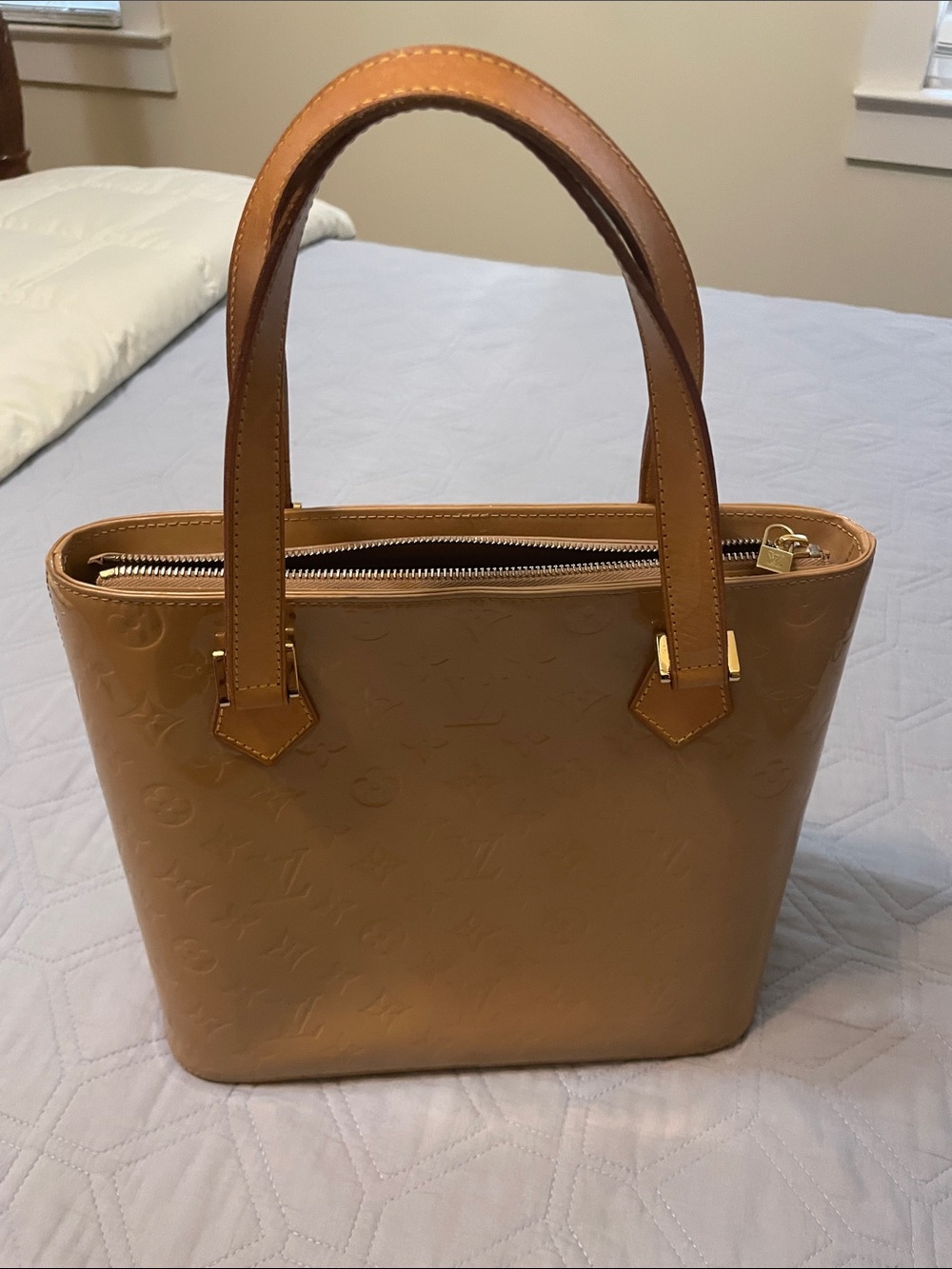 Louis Vuitton Patent Monogram Vernis Houston tote in Camel Tan
